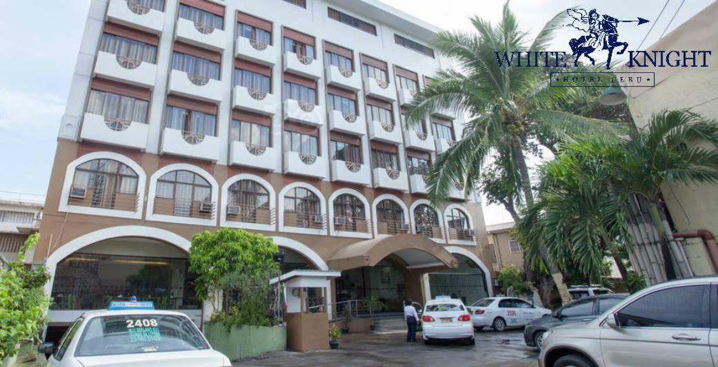 White Knight Hotel Cebu Bagian luar foto